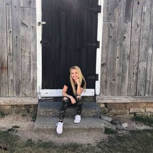 Meet your Posher, Alexea